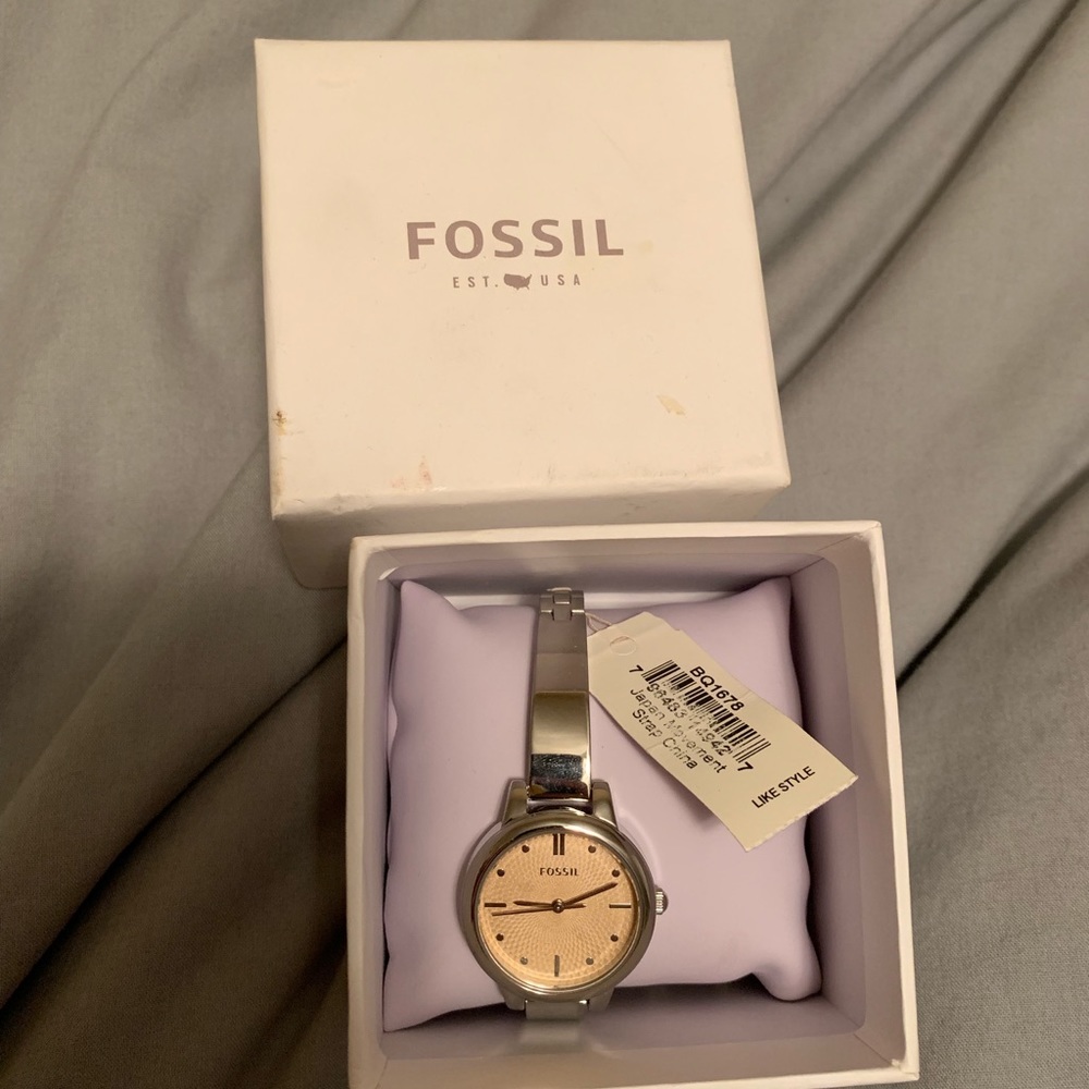 Fossil Watch - Picture 2 of 3